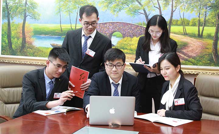 認(rèn)真商榷設(shè)計(jì)方案，為用戶提供更科學(xué)的投資方針