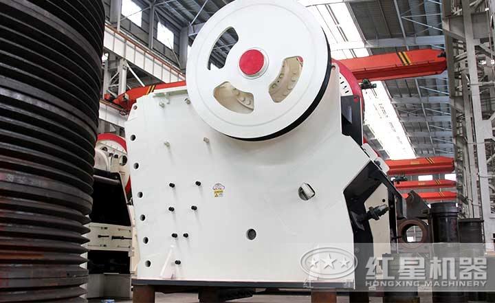 PE顎式破碎機(jī)產(chǎn)量1-2200t/h，排料口10-350mm